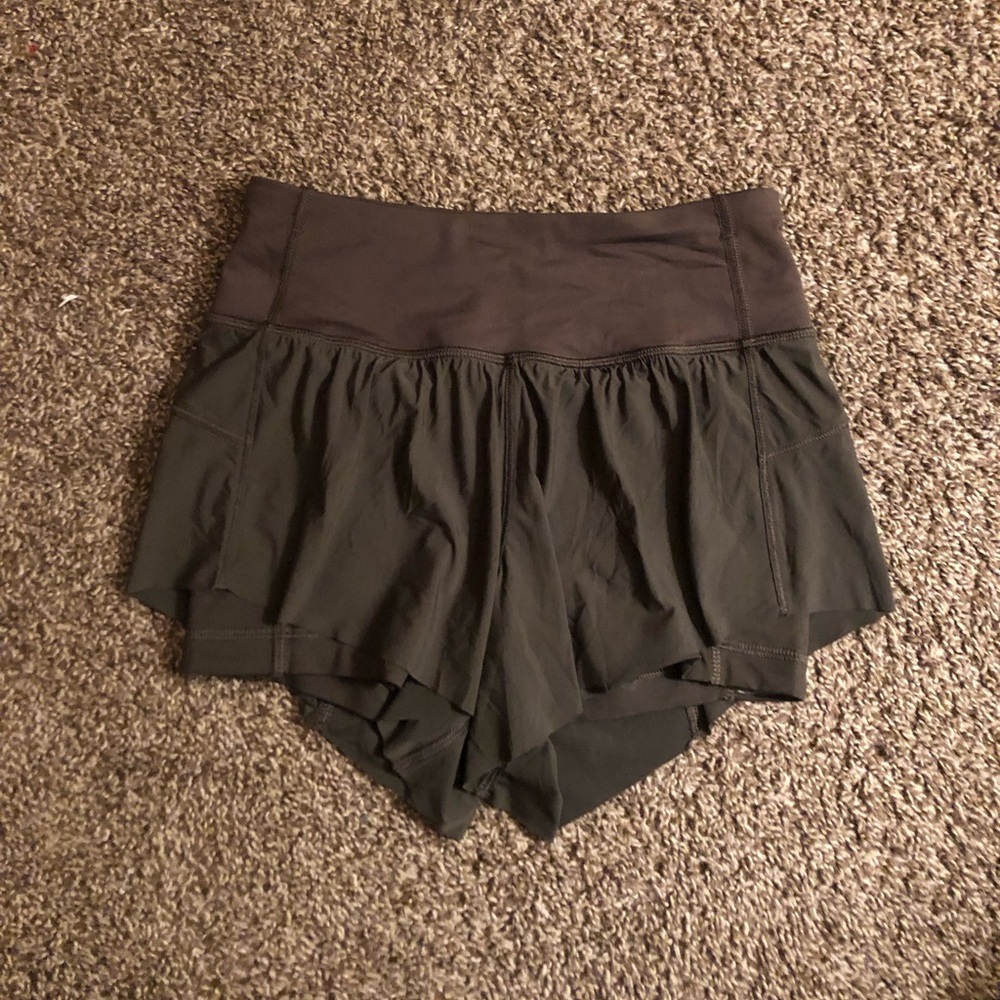 Lululemon Olive Green Squad Goals Shorts - Picture 5 of 11